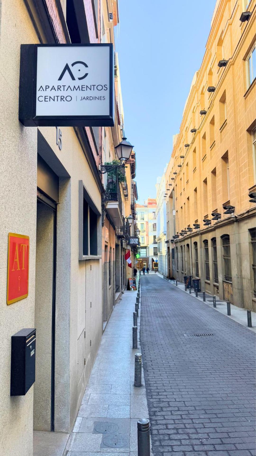Apartamentos Centro Jardines Madrid Exterior foto